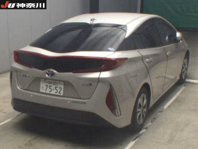 6118 TOYOTA PRIUS PHV ZVW52 2017 г. (JU Kanagawa)